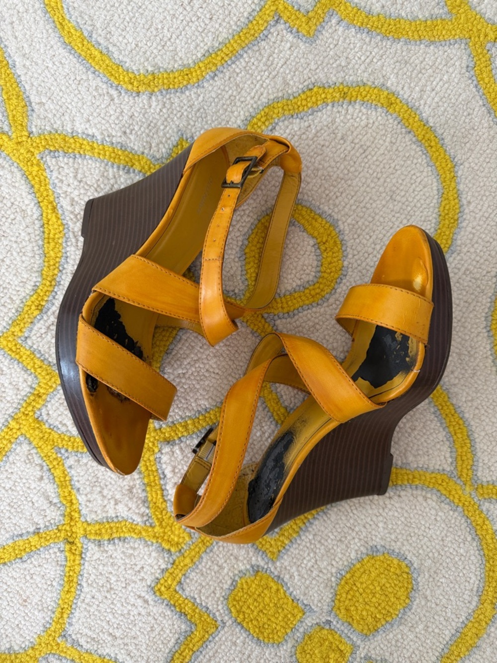 Well Worn Old Navy Wedges. Sz 9